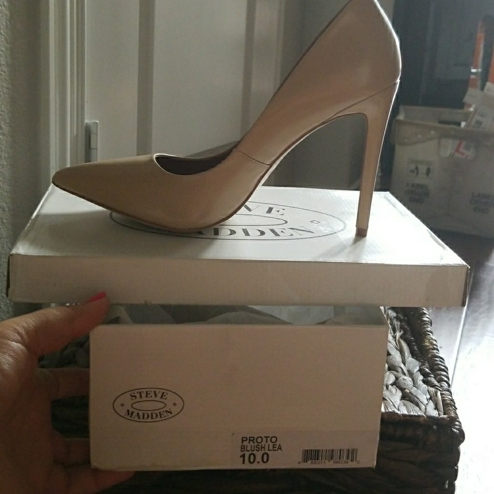 Steve Madden tan blush pumps heels tan